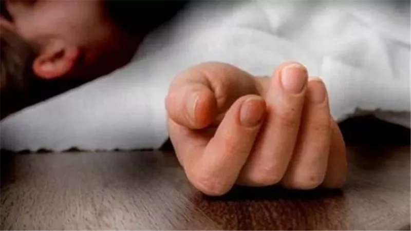لم يرحم توسلاتها.. قصة مقتل صابرين برصاص شقيقها في قنا