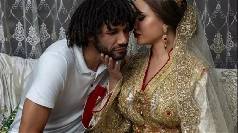  هل حصل طلاق؟..حذف ومفاجآت بين محمد النني وزوجته الثانية