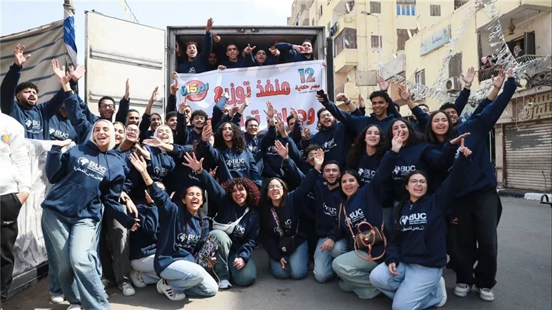 طلاب بجامعة بدر يشاركون في فاعليات إفطار المطرية السنوي