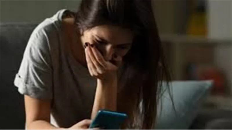 هددها بنشر صورها.. تفاصيل الحكم على المتهم بابتزاز طالبة بالإسكندرية