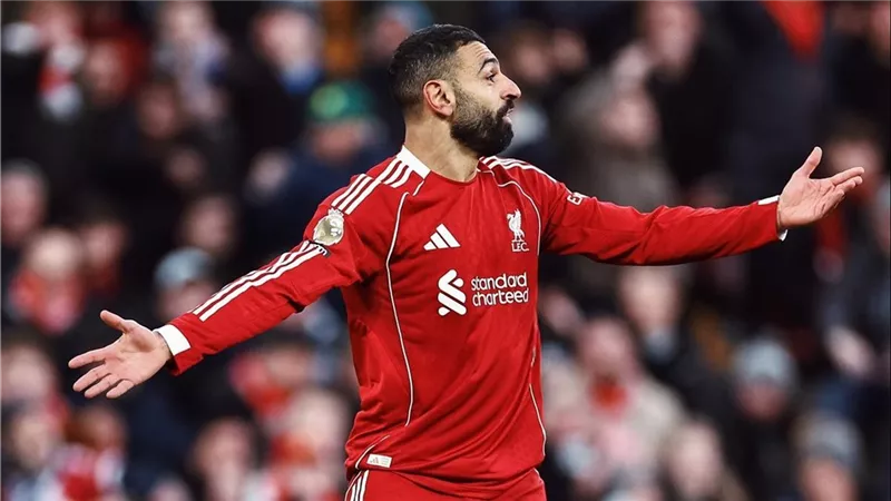 ملك ليفربول المتوج.. جدارية ضخمة لمحمد صلاح بالقرب من أنفيلد | شاهد