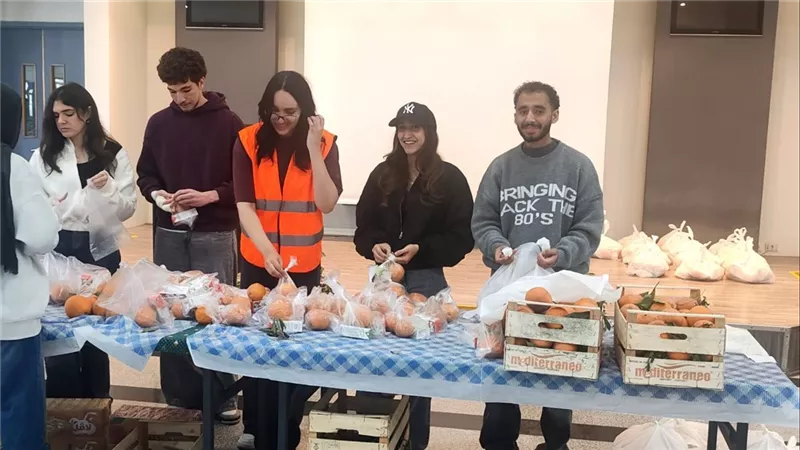 طلاب الجامعة الألمانية يطلقون مبادرة رمضانية لتوزيع وجبات الإفطار وملابس العيد على الأسر الأكثر احتياجًا