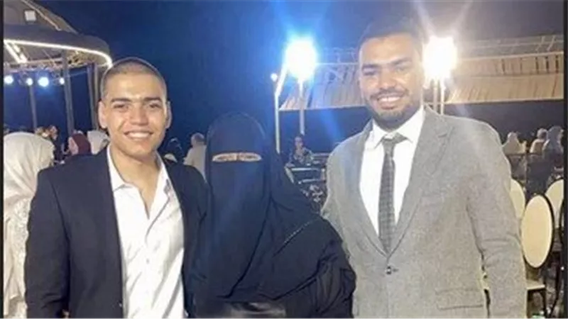 رفضت الزواج لتربية الصيدلي والمحامي.. حكاية كفاح الأم المثالية بمحافظة الفيوم