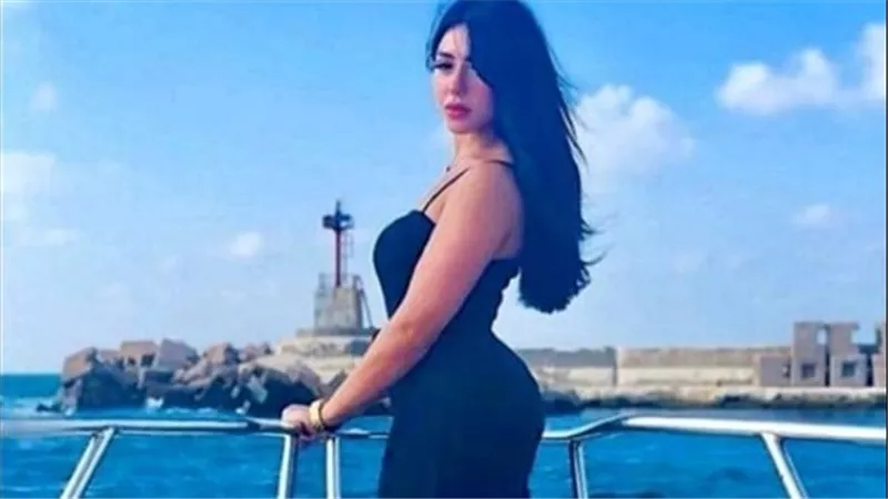 بالكاجوال.. سارة سلامة تخطف الأنظار بهذه الإطلالة | شاهد