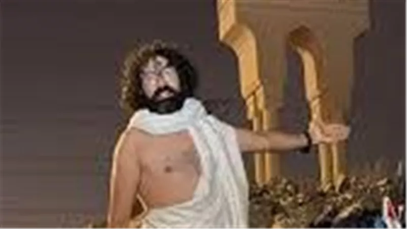 كل التعب اختفى لما شفت الكعبة.. حكاية محمد المصري الذي سافر من طنطا إلى مكة بدراجة