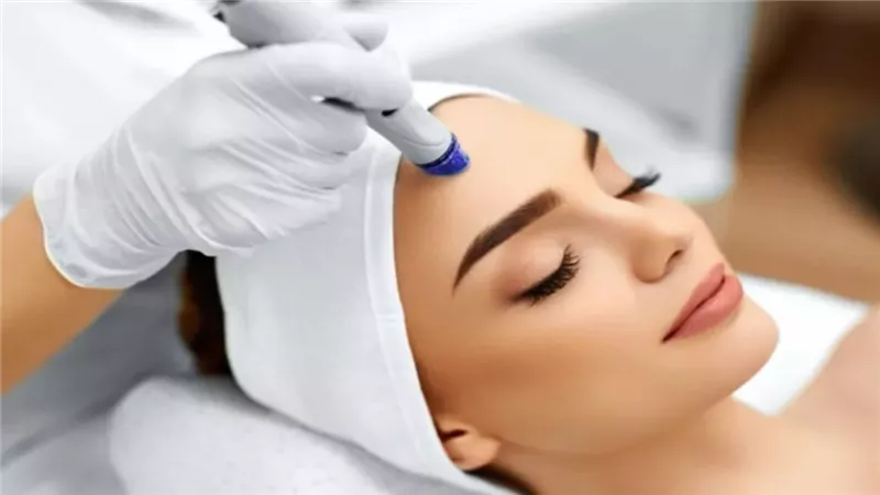 شوهتني قبل فرحي.. تفاصيل مثيرة في اتهام عيادة تجميل بأكتوبر بإصابة فتيات بعاهات مستديمة 