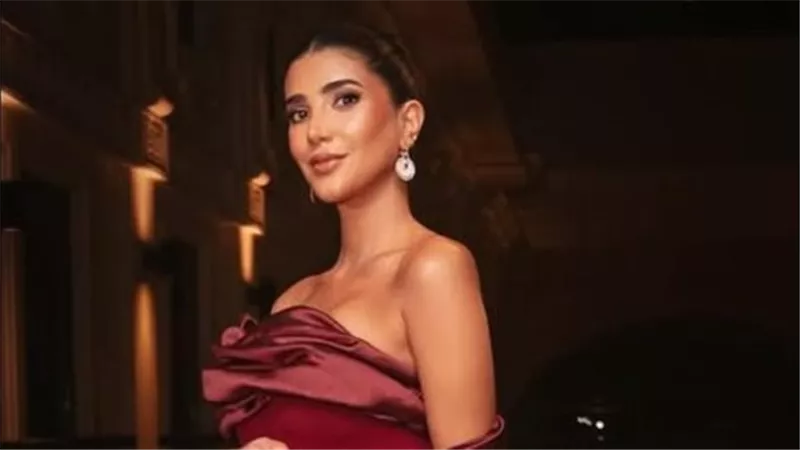 على متن يخت.. ريم سامي تخطف الأنظار رفقة زوجها | شاهد