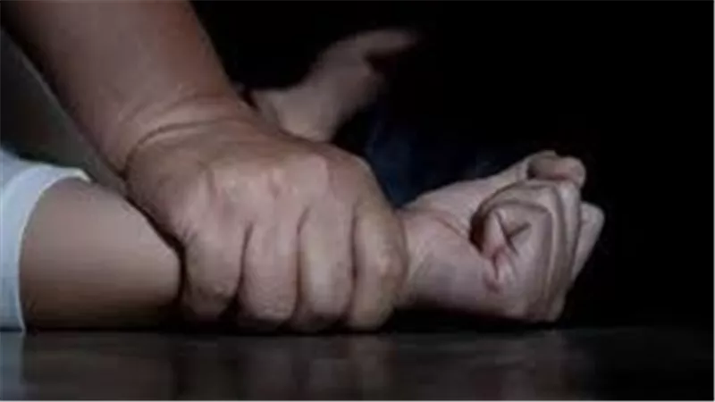 علاقة محرمة وهروب من الفضيحة.. قصة رضيع الوراق من الحضن الدافئ إلى القسم 
