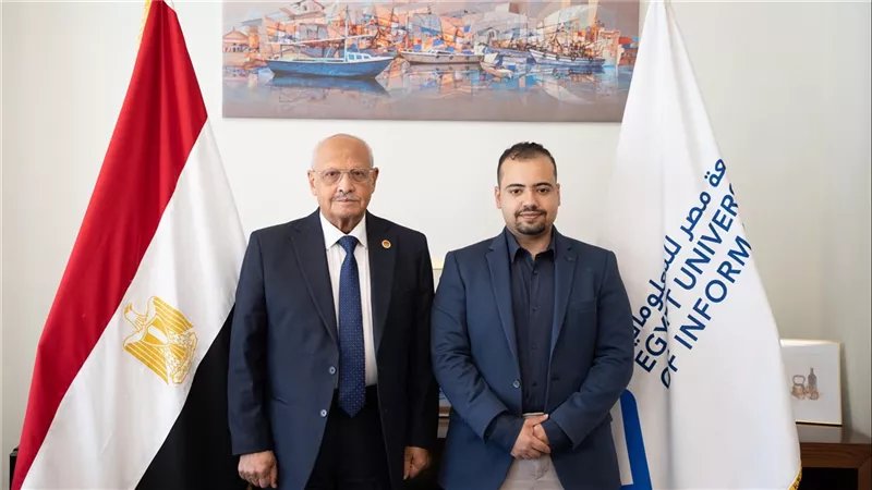 طالب بجامعة مصر للمعلوماتية يبتكر تطبيق رقمي مصري لمساعدة كريمي البصر يستخدم في 130 دولة