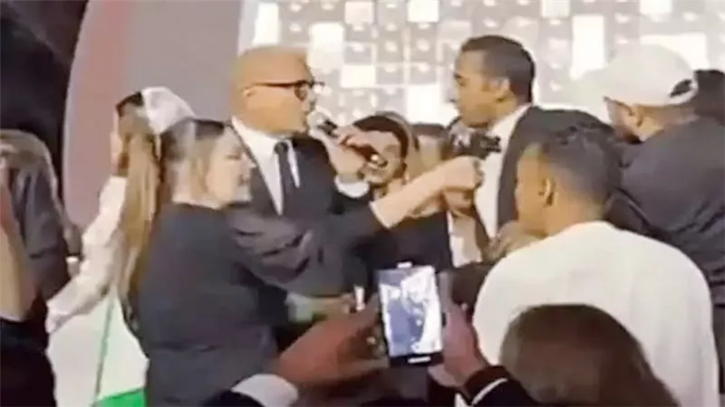  بعد رفض طعن عمرو دياب.. هل يحق للشاب المصفوع رفع دعوى تعويض ضد الهضبة؟ 