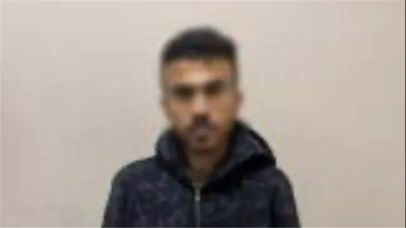حيلة شيطانية.. تفاصيل القبض على المتهم بابتزاز المواطنين على الإنترنت 