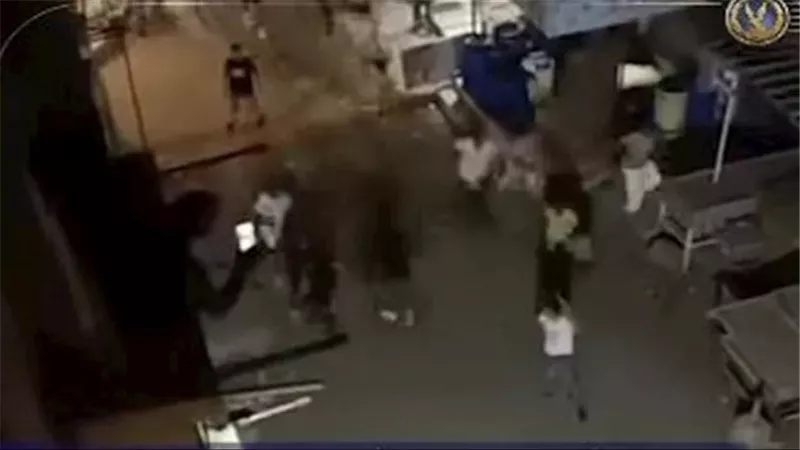 قطع كف يده.. تفاصيل خناقة بين عامل وطليق شقيقته في بولاق الدكرور