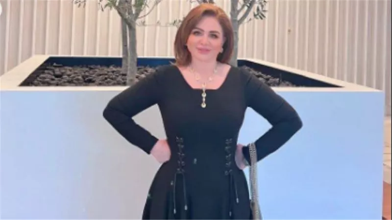 رشاقة لافتة.. إلهام شاهين تثير ضجة بإطلالة جديدة | شاهد
