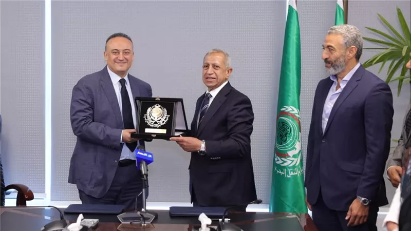لربط الدراسة بسوق العمل.. «الأكاديمية العربية» وشبكة قنوات «النهار» يوقعان اتفاقية تعاون شاملة وشراكة بين «لغة وإعلام القرية الذكية» والشبكة لتعزيز التدريب والبحث العلمي