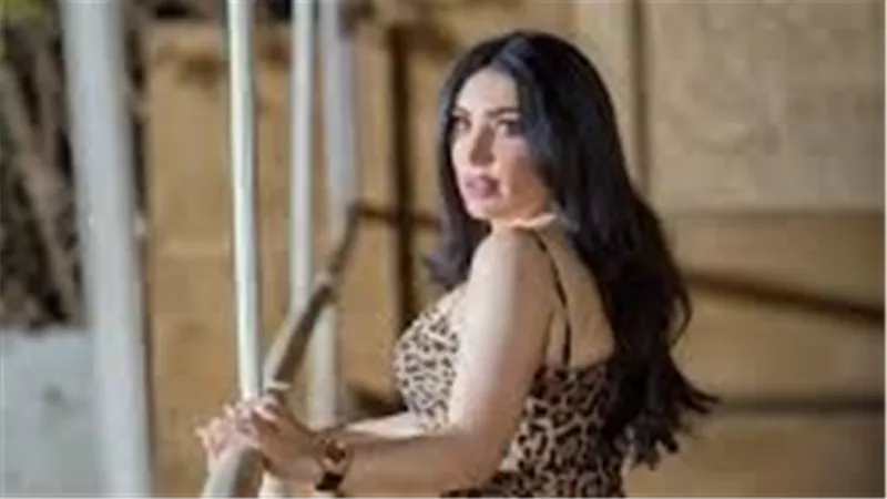 بالكيرلي.. عبير صبري تخطف الأنظار بهذه الإطلالة | شاهد