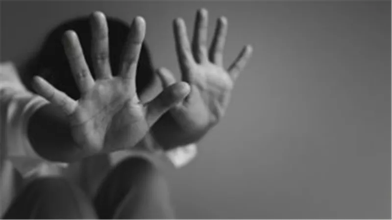  أنجبت منه طفلًا.. قرار جديد في محاكمة المتهم بالتعدي على فتاة من ذوي الاعاقة 