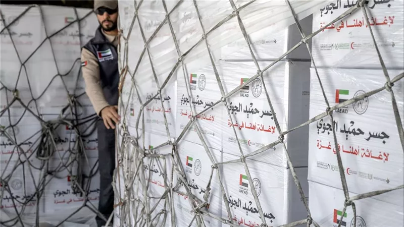 بدعم من وكالة الإمارات للمساعدات الدولية.. وصول آخِر طائرات جسر حميد الجوي إلى العريش لدعم غزة