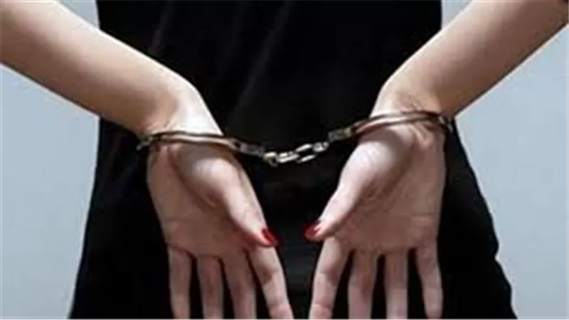  ضربته كتير ومش بحبه.. اعترافات صادمة للمتهمة بإنهاء حياة ابنها في المعصرة 