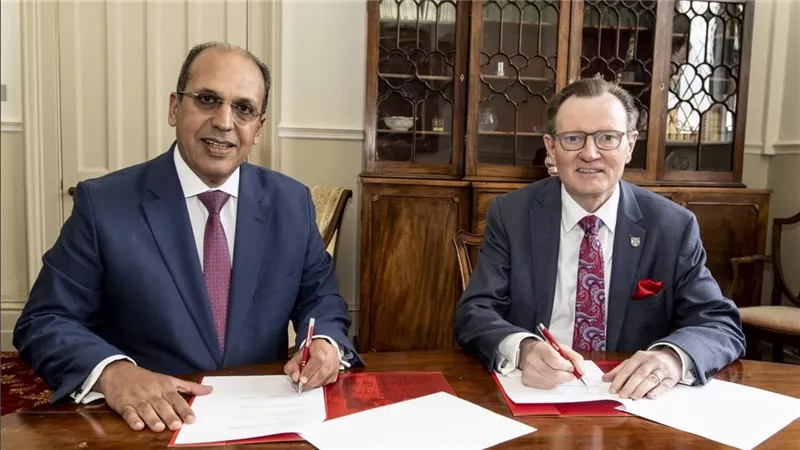 شراكة رسمية كبرى بين الجامعة البريطانية في مصر وجامعة كوينز بلفاست تبدأ باعتماد كليتي طب الأسنان والصيدلة