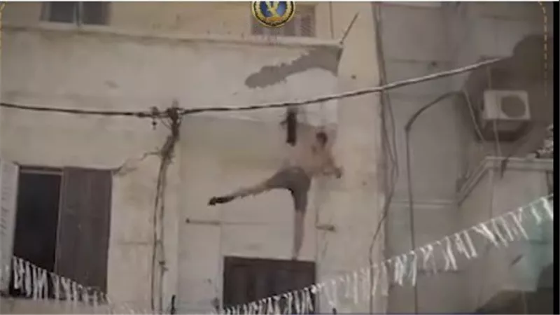 حاول سرقة أحذية محرم بك.. اعترافات اللص الطائر بالإسكندرية | فيديو