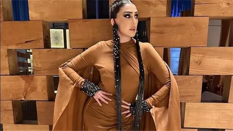 لوك شبابي..غادة عبد الرازق تخطف الأنظار بهذه الإطلالة | شاهد