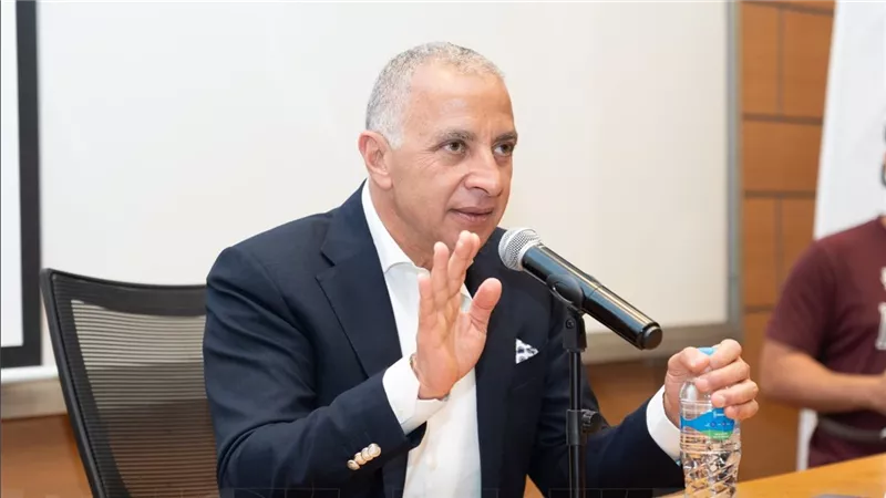أحمد السويدي: رأس المال البشري أساس قوة الدول والمؤسسات ومستقبل الاقتصاد المصري يرتبط بتكامل الصناعة والتعليم