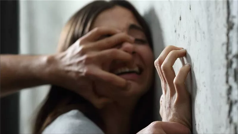 تحت تهديد السلاح.. تفاصيل صادمة في اختطاف فتاة وهتك عرضها بطوخ