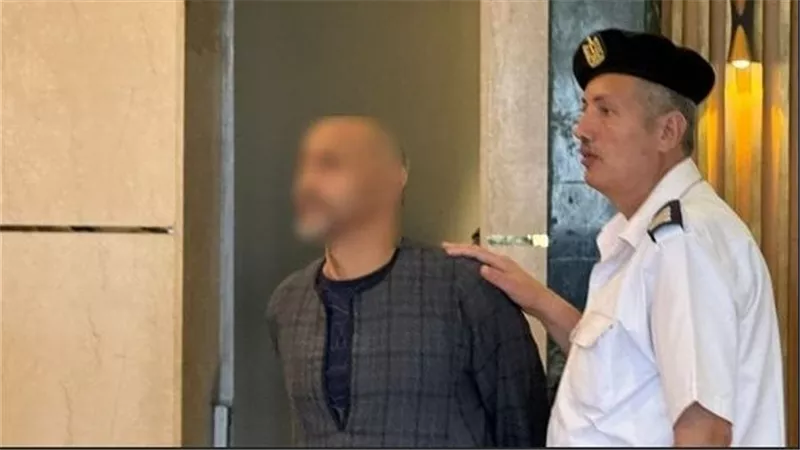 بوست إيده ورجله قبل ما أقتله.. اعترافات مثيرة للمتهم بقتل شاب في العياط لابتزازه بفيديو مخل مع جارته