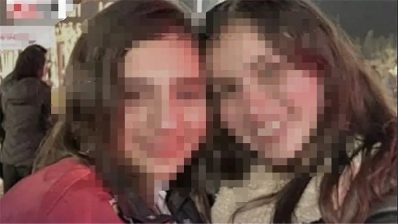  لا أتهم ابنتيّ.. شهادة مؤثرة تقلب مشهد جلسة استئناف فتاتي أسيوط في قضية تزوير راتب والدهما 