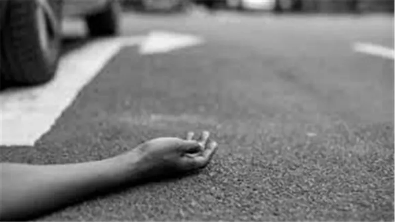 أوهم الجميع بأنه حادث.. زوج يدهس زوجته مرتين بميكروباص ثم يهشم رأسها بالطوب في منشأة القناطر