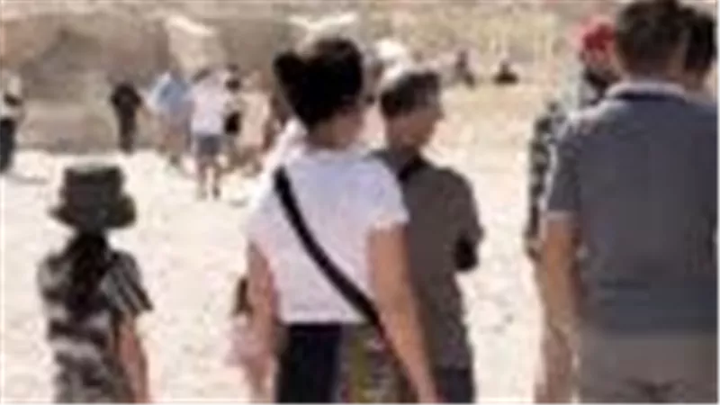 تفاصيل ترحيل بلوجر أمريكي وصديقته ومنعهما من دخول مصر بعد واقعة تصوير مشبوهة بوادي الملوك