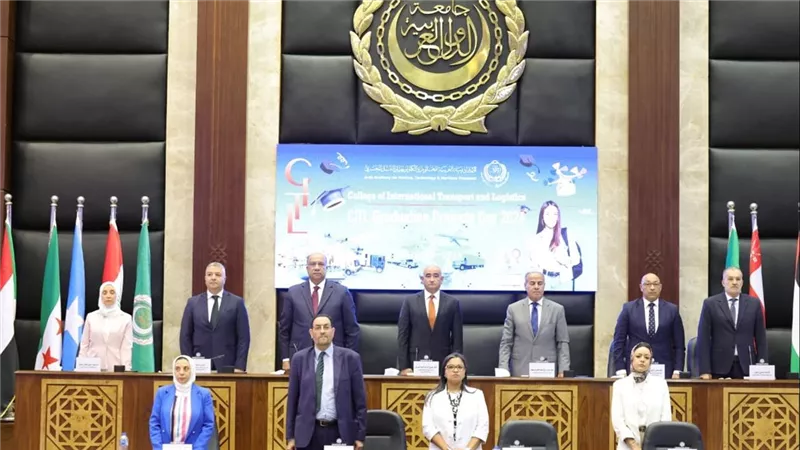 الأكاديمية العربية تجمع قادة الصناعة وصناع القرار لاختيار أفضل مشروع تخرج بكلية النقل الدولي