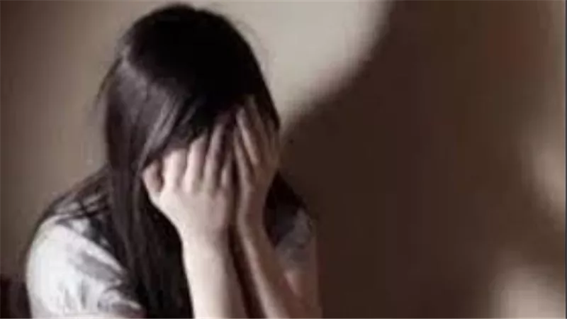 علاقة عاطفية وهتك عرض.. اعترافات مثيرة للمتهم بالهروب مع فتاة لإجبار والدها الموافقة على خطوبتها 