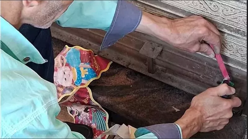 فول وطعمية بالصراصير.. تفاصيل غلق وتشميع محل شهير في بورسعيد