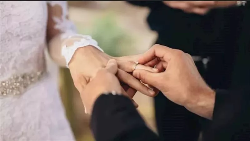 شـ اذ وأهله زوجوه خوفًا من الفضيحة.. تفاصيل صادمة جديدة عن إصابة زوجة بالإيدز عن طريق زوجها 