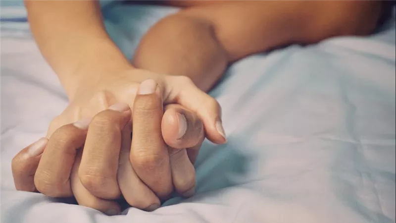  صورها أثناء العلاقة وابتزها.. تفاصيل الحكم على عامل نشر فيديو مخل لطليقته بأسيوط 