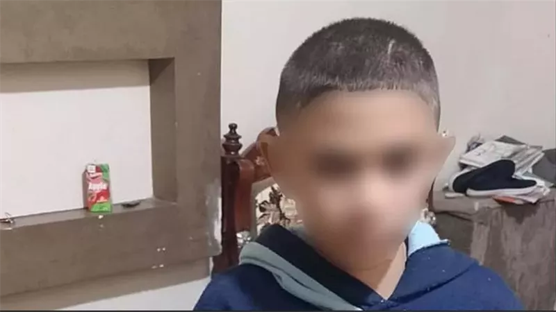 عذّبته حتى فقد النطق.. تفاصيل الحكم على المتهمة باحتجاز ابن زوجها بالفيوم