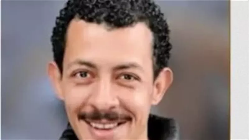 سمع صراخها ما فكرش في نفسه.. قصة شجاعة شاب اقتحم النيران لإنقاذ مُسنة ببورسعيد