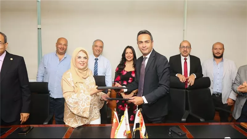تعاون بين الجامعة المصرية الصينية ونقابة أطباء القاهرة لتأهيل القيادات الطبية والإدارية