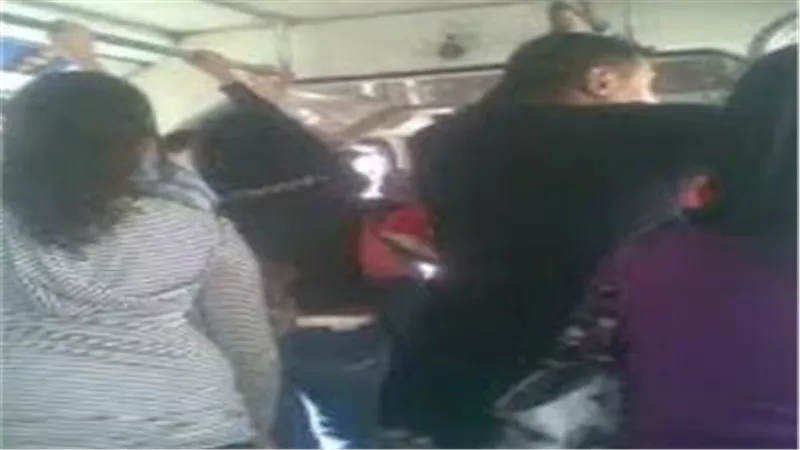 تفاصيل مثيرة في القبض على شاب صور فتاة دون علمها بالمترو