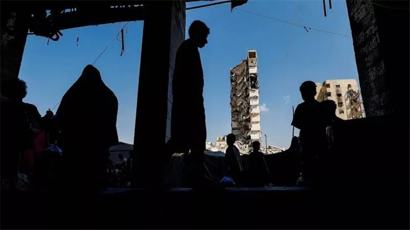 مناورة سياسية أم خطوة جادة نحو التمكين؟ جدل فلسطيني واسع بعد إعلان حماس حل 