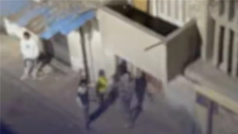صاحبها بيتهجم علينا.. تفاصيل ضبط مالك مقهى اعتدى على سيدة وأسرتها بالإسكندرية | فيديو