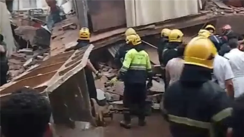  جهازي اتحرق قبل الفرح.. فتاة تكشف تفاصيل مأساوية في انهيار منزلها بحريق منشأة ناصر 