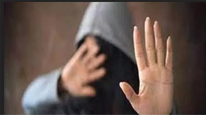 اركبي معانا.. تفاصيل مثيرة في تحرش شباب بفتاة أمام مطعم شهير بمدينة نصر
