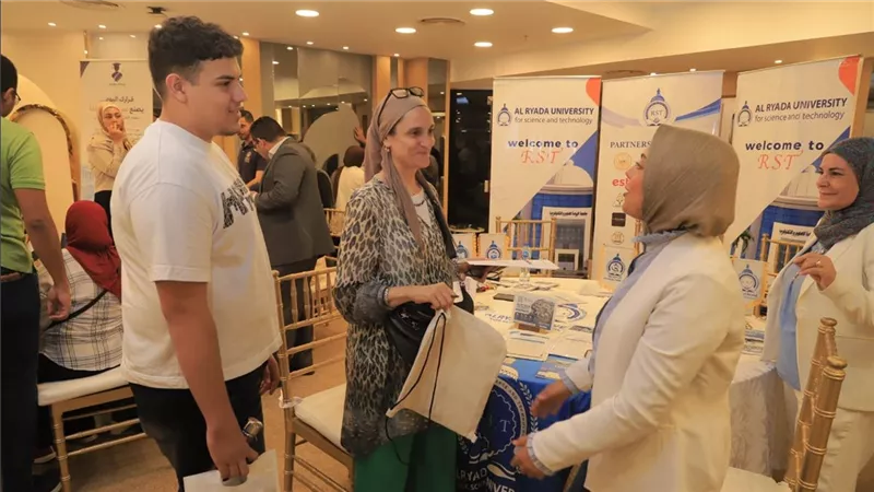 إقبال كبير على جناح جامعة الريادة للعلوم والتكنولوجيا بمعرض Student Future