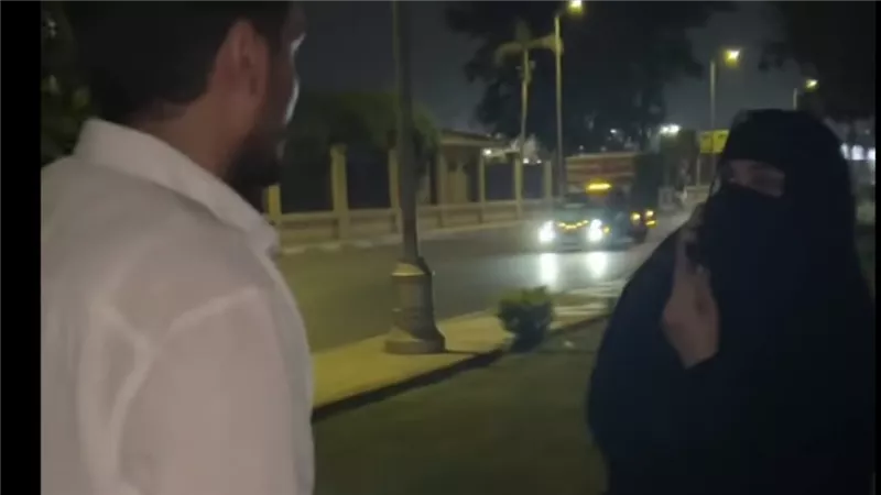 قفشته كتير وهددني يرش ماية نار عليا.. صاحبة 