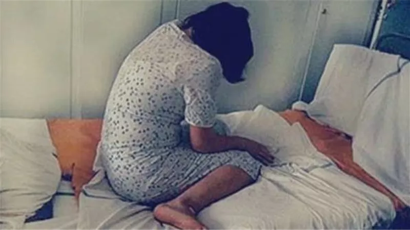 حملت منه.. تفاصيل حبس طالب في الاعتداء على شقيقته القاصر بشبرا الخيمة 