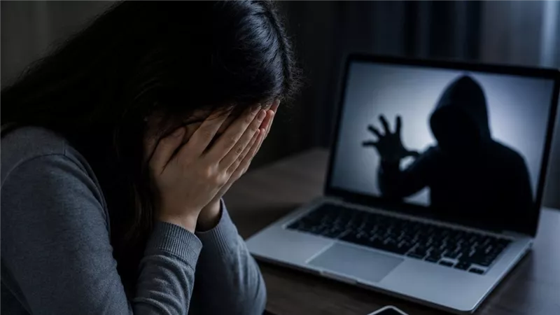  ابتزاز إلكتروني.. سورية تتهم شابا مصريا بإجبارها على الرذيلة عبر فيسبوك 