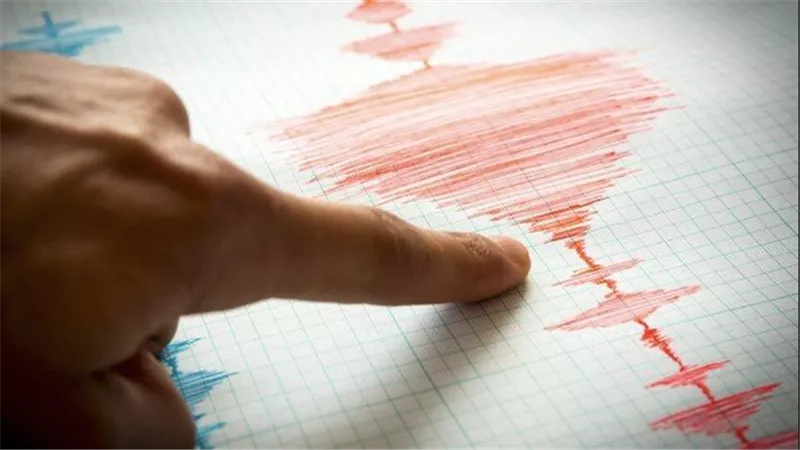 البحوث الفلكية يوضح التفاصيل.. هل تحدث هزة أرضية أكبر من زلزال اليوم؟