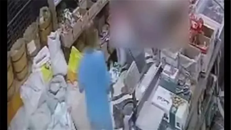 استغل صغر سنها وخلو المكان..تفاصيل القبض على المتهم بالتحرش بصغيرة في سوبر ماركت بأكتوبر